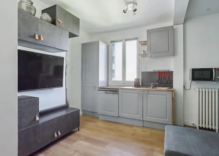 9-Minute Walk From La Defense - 1 Bedroom