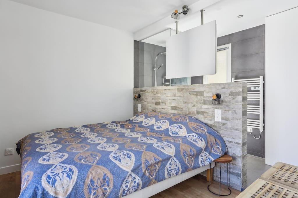 9-minute Walk From La Defense - 1 Bedroom Courbevoie